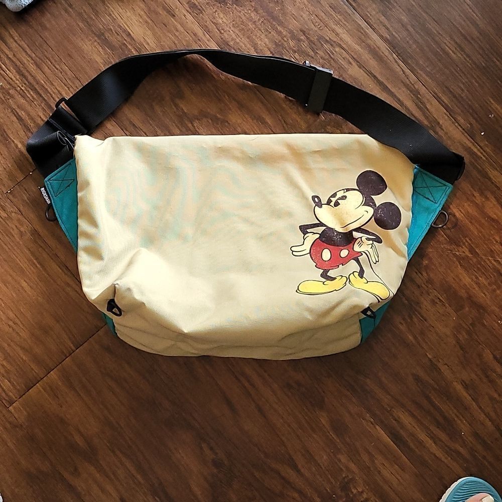 ‎Disney Rickshaw Mickey Mouse Messenger Bag - Picture 2 of 14